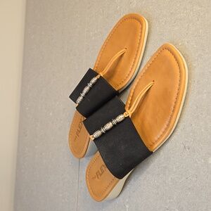 The Flexx black & tan Rain Maker slide thong beaded elastic flip flop, size 8